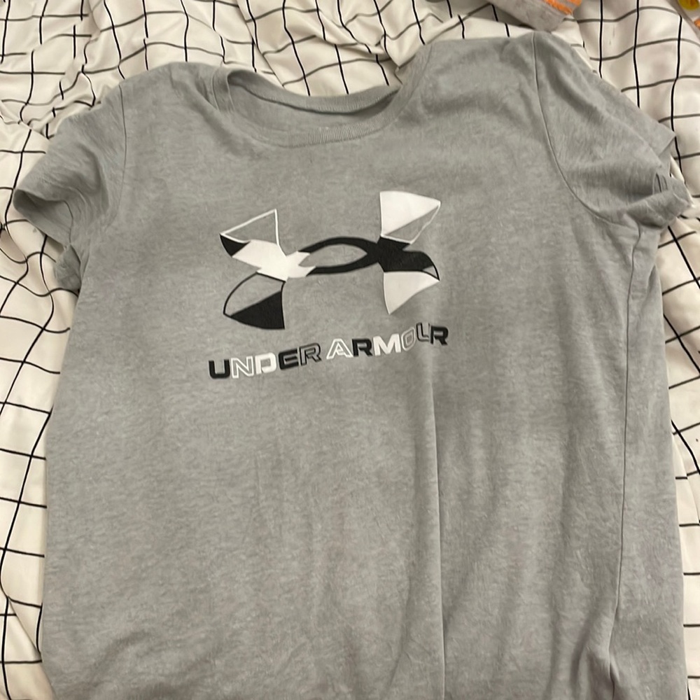 Grey T shirt